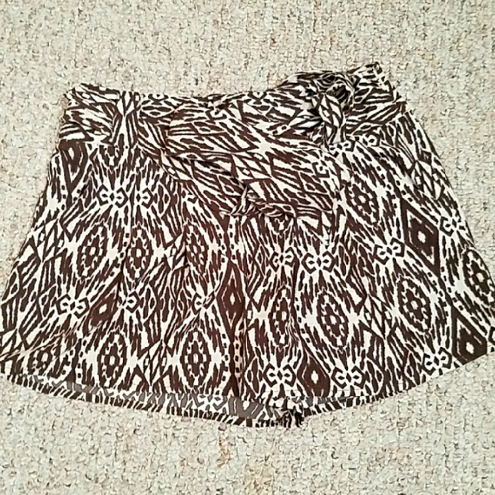 Nwt bcx tribal print shorts